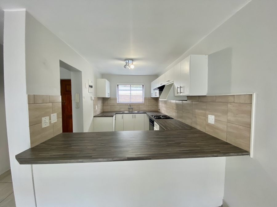 To Let 2 Bedroom Property for Rent in Sunningdale Western Cape